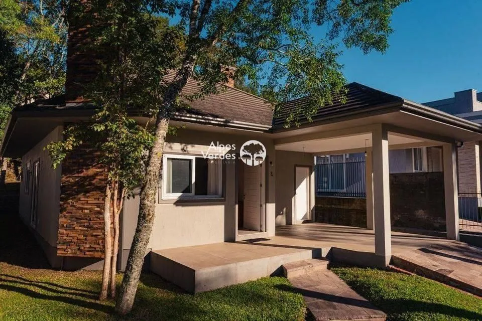 Foto do imóvel Vende-se Casa com 3 dormitorios no centro de Gramado 5 minutos da Rua Coberta