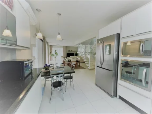 Imagem Casa à venda em Balneário Piçarras, Centro, com 3 quartos, 387m2