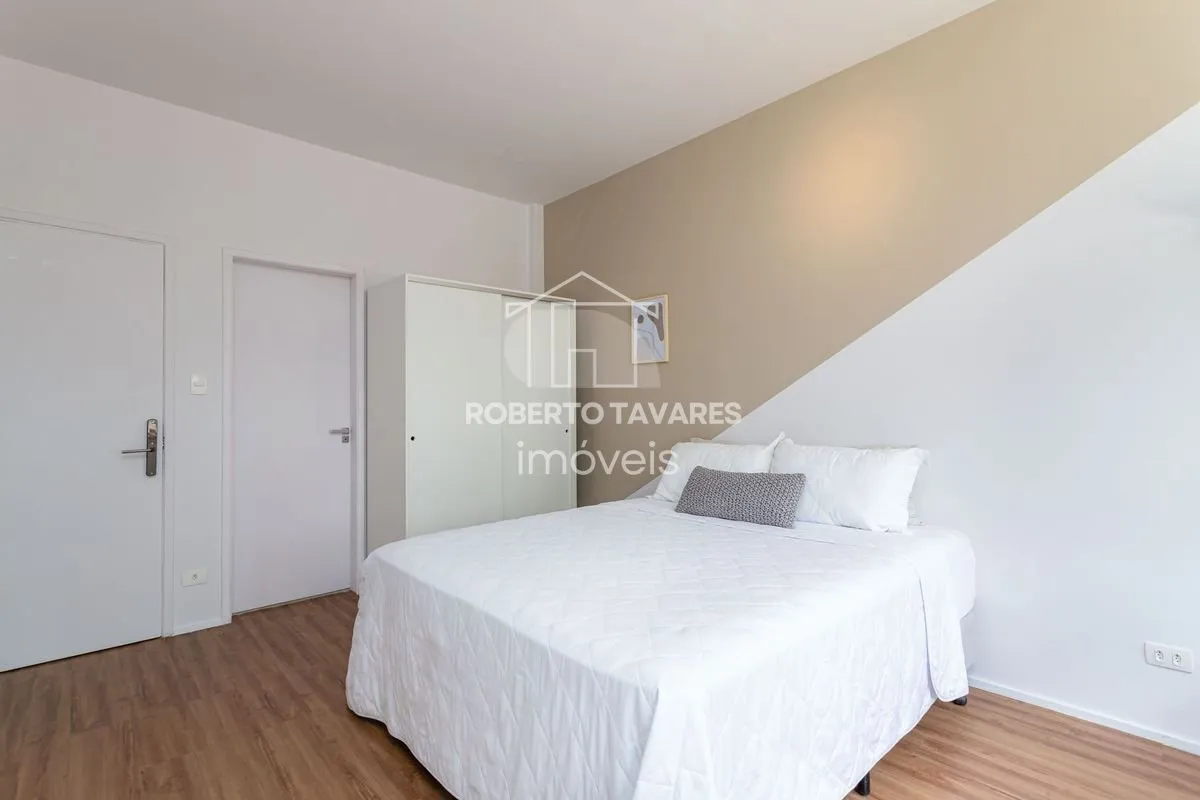 Imagem Apartamento Mobiliado e totalmente Reformado! 145 m2 úteis 5dts e 3 suítes, cozinha aberta para sala - Está a duas quadras da Av. Paulista.