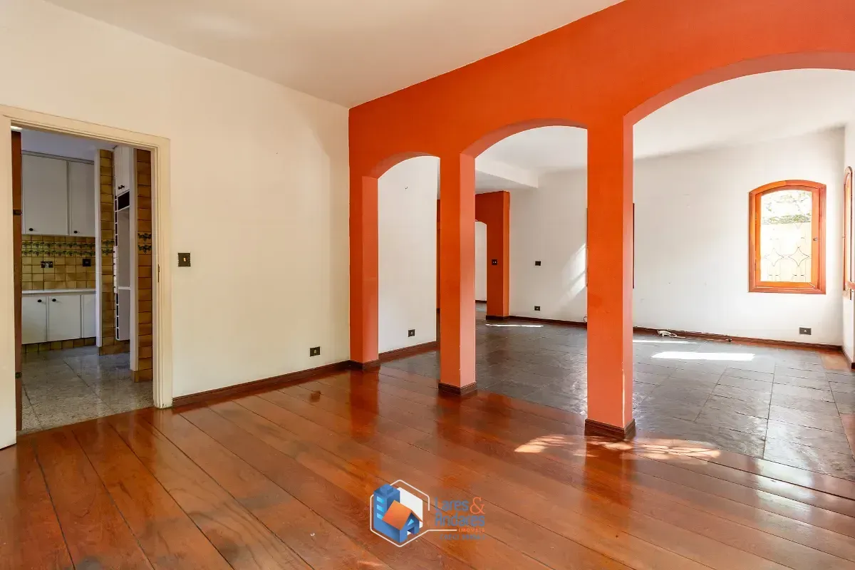 Imagem Sobrado para venda em Sumaré com 3 quartos, sendo 3 suítes, 280m²