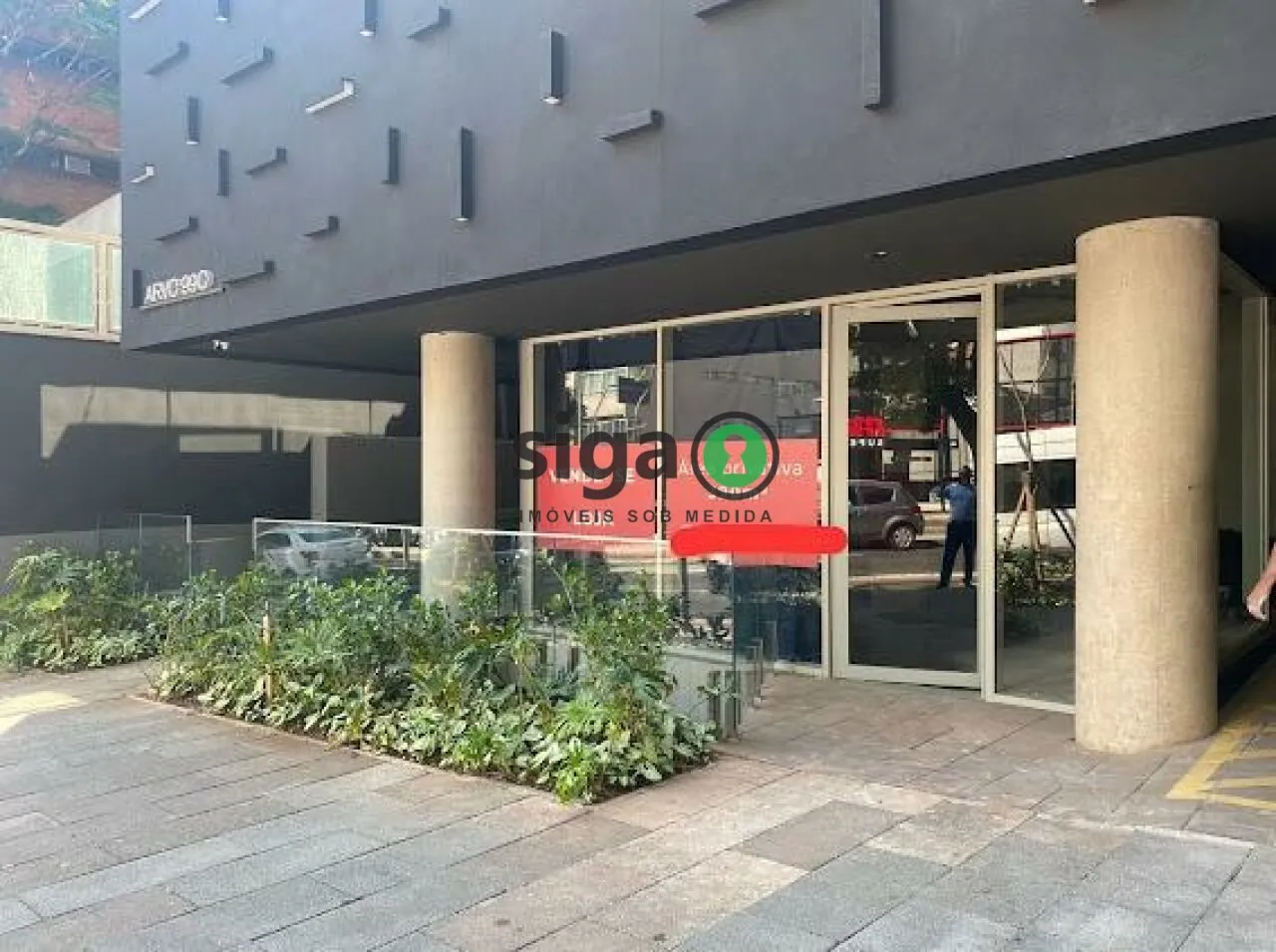 Imagem Loja para locação com 389m², 2 banheiros, fachada Ativa, em Pinheiros, no contrapiso