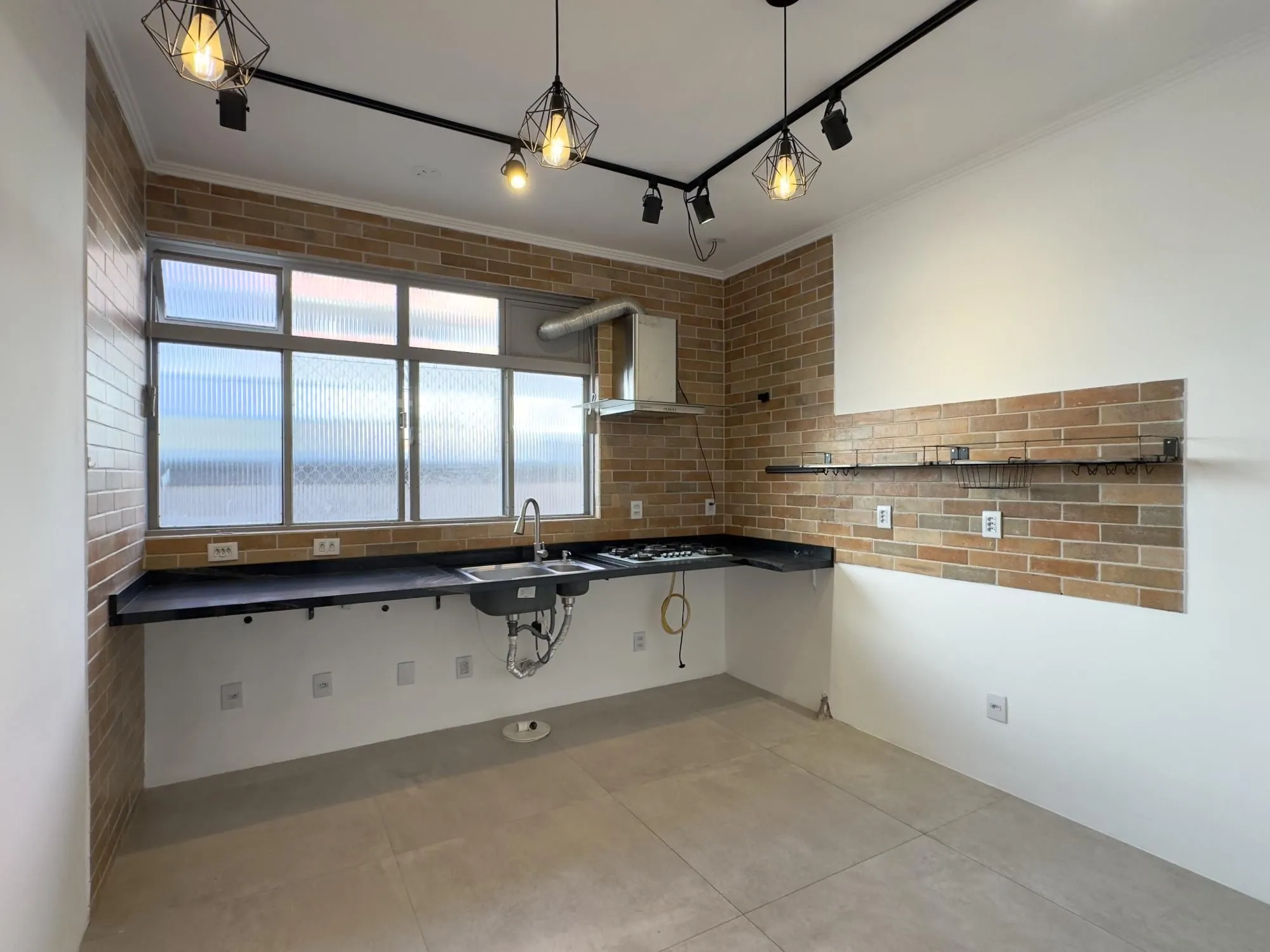 Imagem Apartamento reformado de 67m², 2 dormitórios com peças amplas na Praia de Belas