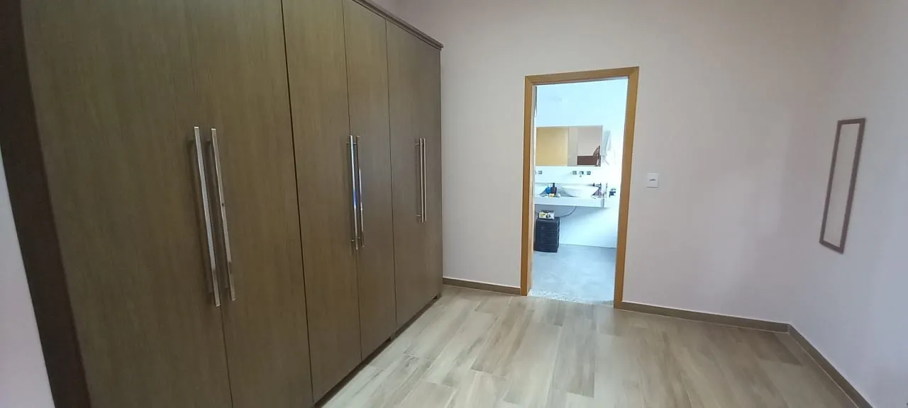 Foto do imóvel Casa à venda 4 Quartos, 1 Suite, 3 Vagas, 381M², Jardim Independência, Taubaté - SP