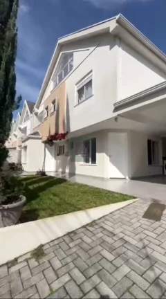OPORTUNIDADE no Uberaba - Sobrado com suíte, ático e 3 vagas