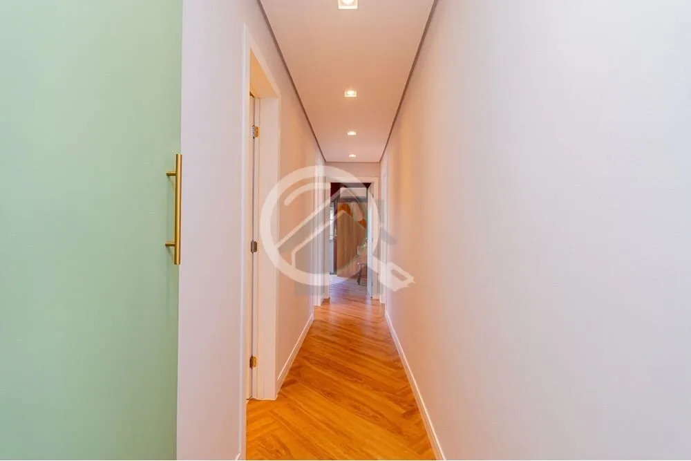 Imagem Este lindo apartamento de 120m² foi recentemente renovado com um projeto exclusivo que combina esti...