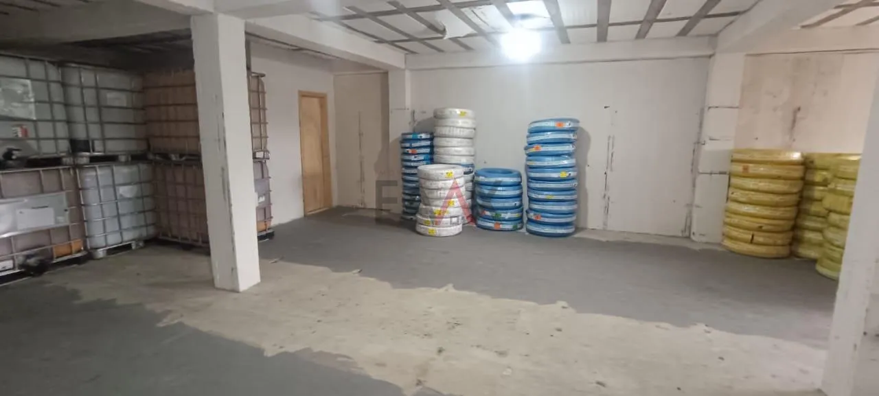 Imagem Barracão Comercial para Locação no Conradinho com 3 Pisos Próximo a Comércios