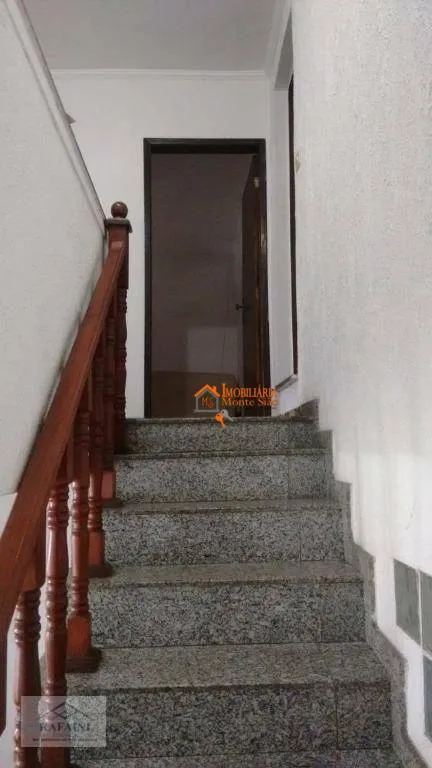 Imagem Sobrado com 3 dormitórios à venda, 153 m² por R$ 742.000,00 - Jardim Santa Clara - Guarulhos/SP