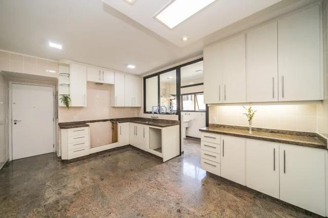 Imagem Venda de apartamento reformado com 4 dormitórios, sendo 2 suítes e duas vagas.