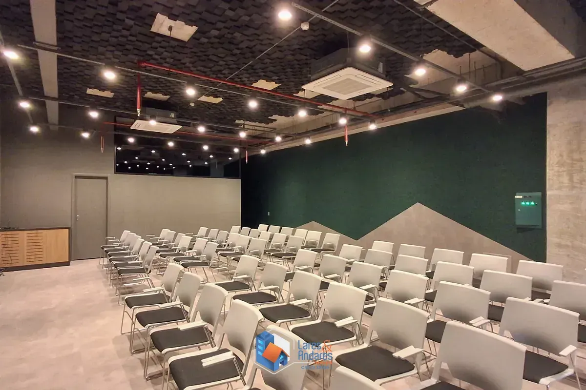Imagem Conjunto comercial para venda em Água Branca, 69m²