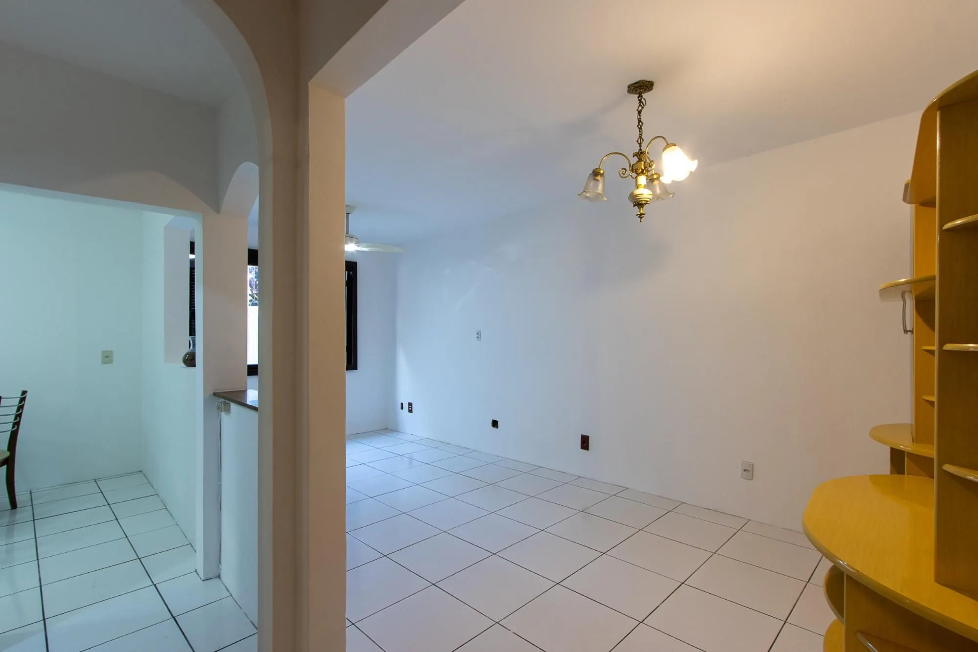 Imagem Casa de condomínio, 3 dormitórios, 1 suíte, 1 vaga coberta, no bairro Cristal.