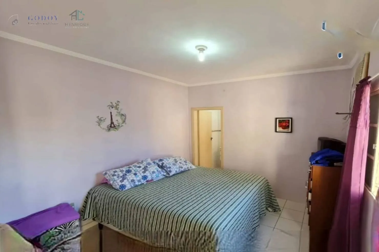 Imagem Casa com Potencial para Pousada - Localização Privilegiada