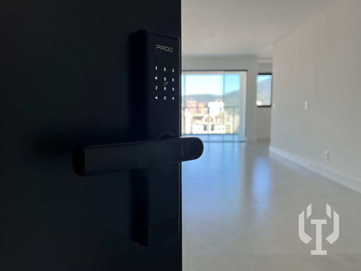 Imagem Apartamento 3 Suítes Quadra Mar em Meia Praia