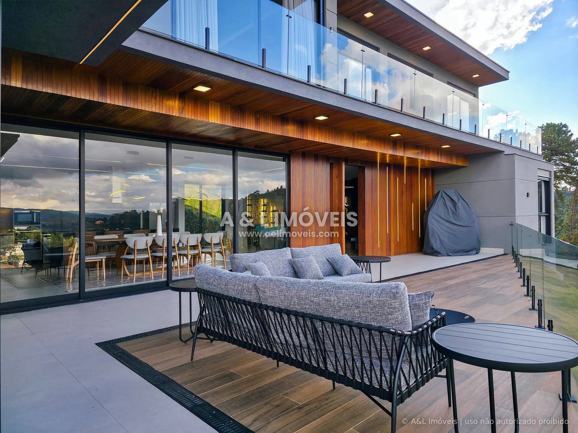 Imagem Casa à venda em Campos do Jordão | Iporanga | 4 suítes | Spa