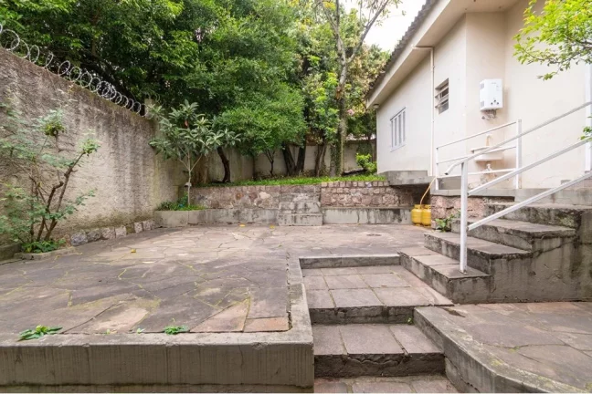 Imagem Casa para venda no bairro Chácara das Pedras em Porto Alegre