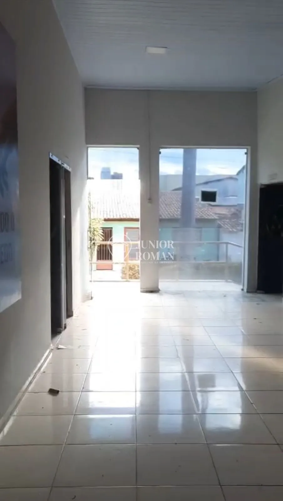 Imagem PONTO COMERCIAL COM 250M2 2 SALAS E 2 BANHEIROS - SANDRA REGINA - BARREIRAS/BA
