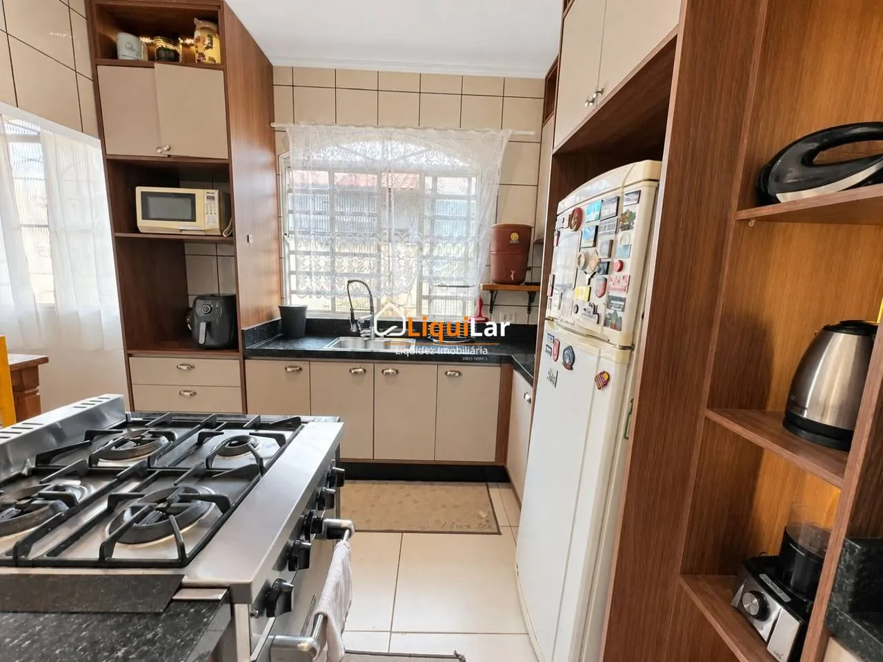 Imagem Sobrado mobiliado com 3 suítes, piscina, área gourmet e energia solar no Vilas Boas