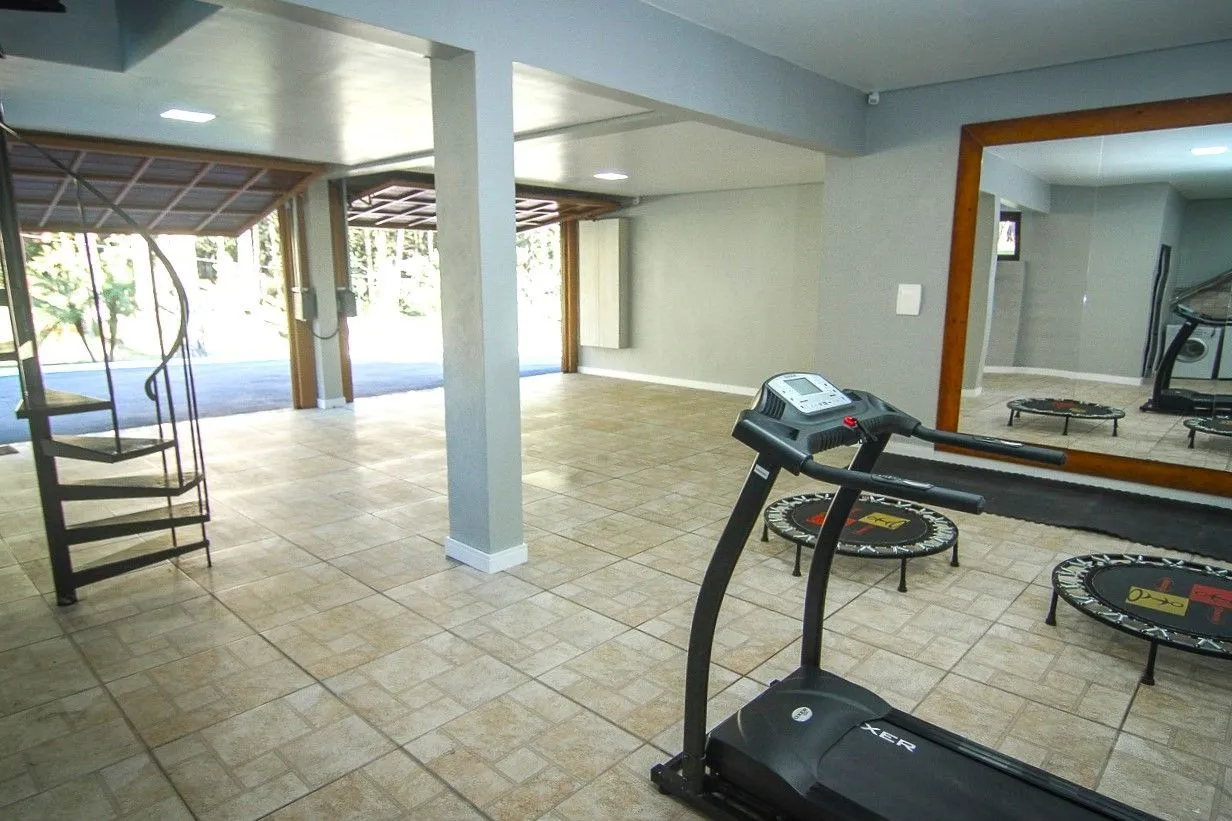 Imagem Casa Alto Padrão localizada a 5 quilômetros do centro de Canela, em meio a natureza com 16,600² em localização privilegiada e valorizada..