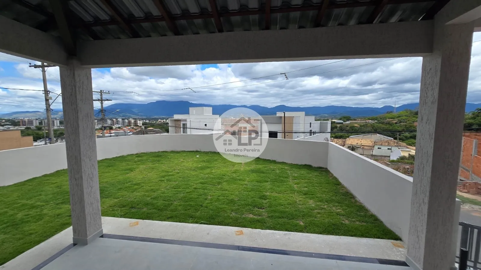 Imagem Casa 180m² - 3 Qts (2 Suítes c/ Closet) - Ipiranga II (Melhor Bairro de Resende)
