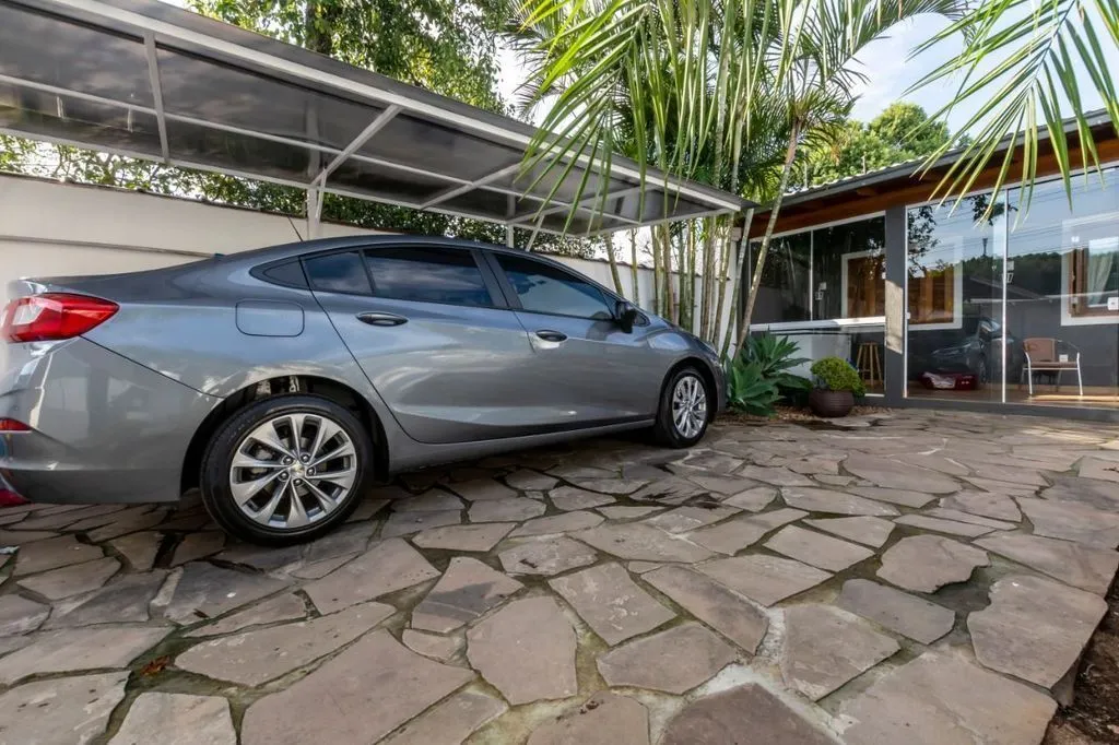 Imagem Casa de 2 dormitórios à venda no Bairro na Lomba do Pinheiro - Porto Alegre