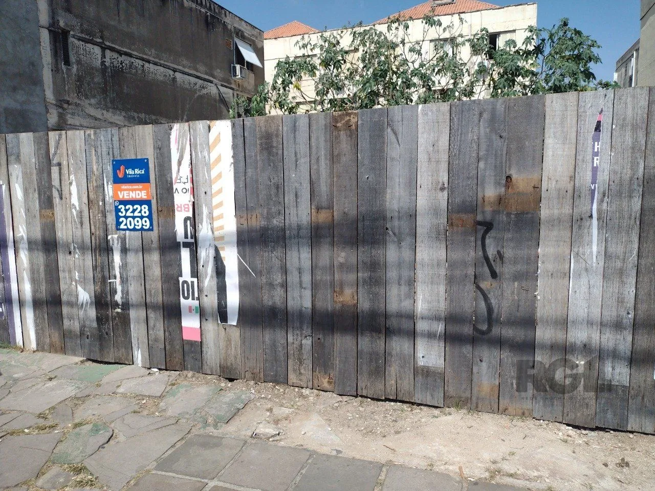 Imagem Compre terreno na Av Bento Gonçalves, 20,24 X 24M2,Bairro Partenon