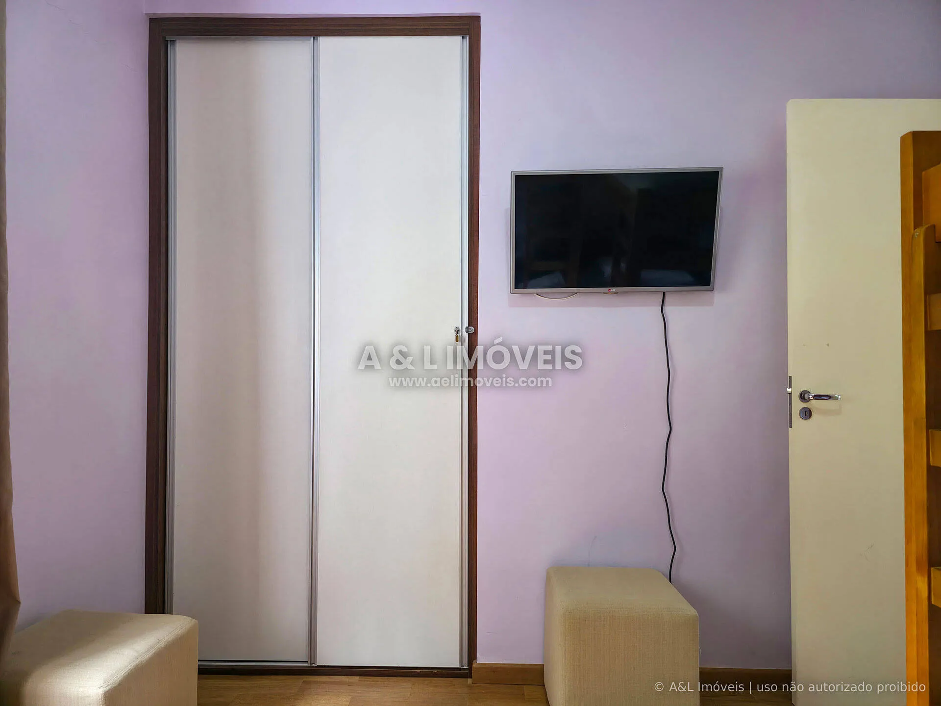 Imagem Apartamento em Campos do Jordão | Lareira e Vista para o Vale
