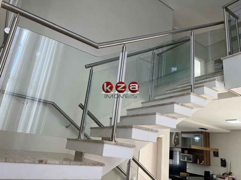 Imagem Linda Casa a venda no Condomínio Villa do Sol em Valinhos - 3 suítes, 2 salas, 5 banheiros, piscina e gourmet, 4 vagas, 230m².