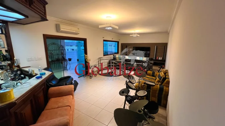 Imagem Cobertura Duplex à venda com 404m², 4 Dormitórios e 3 vagas na Ponta da Praia - Santos por R$ 1.600.000,00.