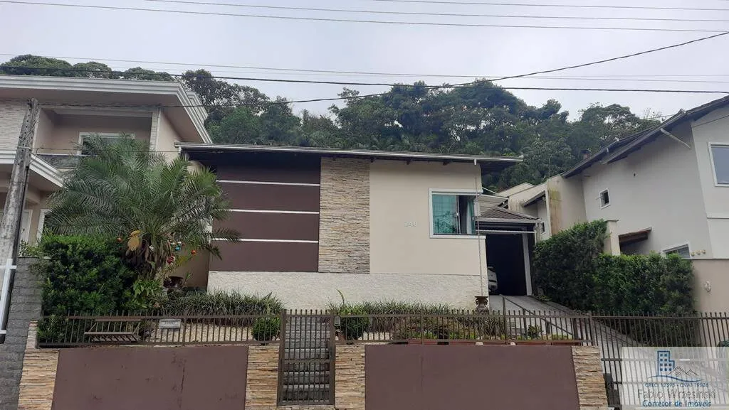 Imagem Vendo Casa com Piscina bairro Santa catarina em Joinville