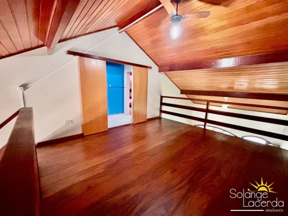 Imagem Bela Casa - Rica em Madeira - 6 Dormitórios - Escritura Definitiva - Residencial ou Comercial - Confira!