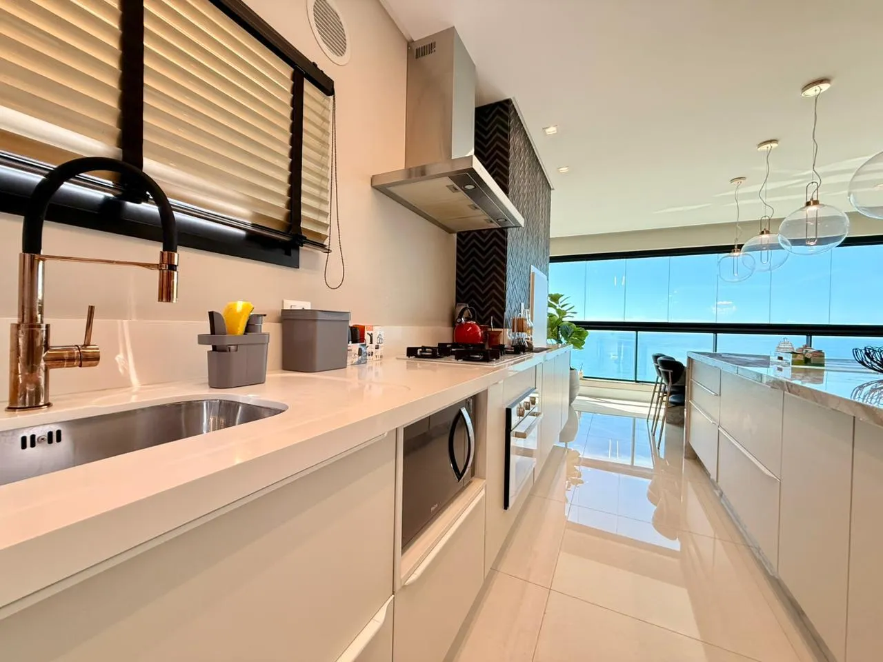 Imagem Apartamento com vista para o mar à venda com 187m2 por R$ 6.700.000,00