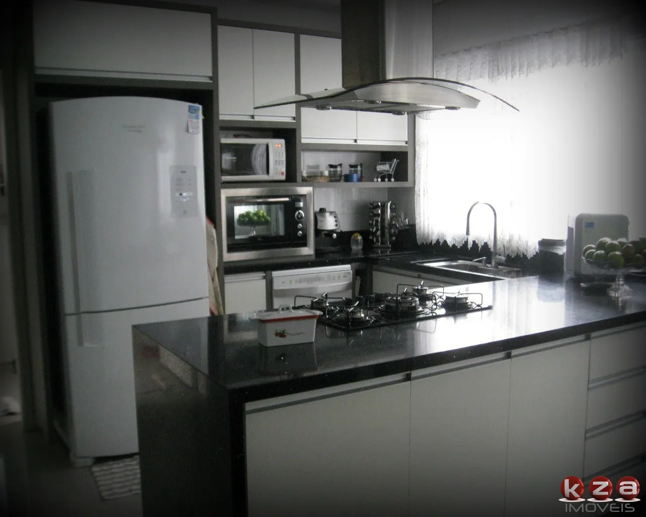 Imagem Magnífica casa em condomínio à venda em Valinhos-SP, no Condomínio Residencial Querencia: 4 quartos, 4 suítes, 3 salas, 8 banheiros, 4 vagas de garagem, 395m².
