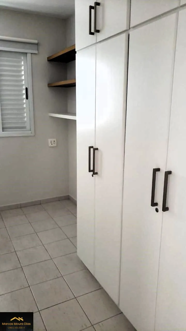 Imagem Apartamento na Pompeia com 2 dormitórios (1 suíte) e 2 vagas, próximo ao Sesc Pompeia. Edifício com portaria 24h e lazer