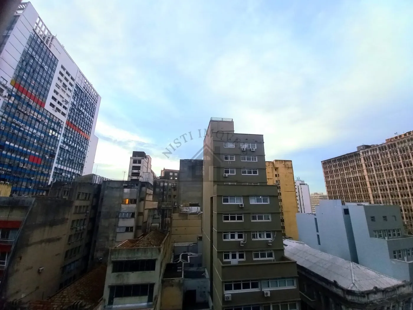 Imagem Sala comercial para Venda no bairro Centro Histórico em Porto Alegre