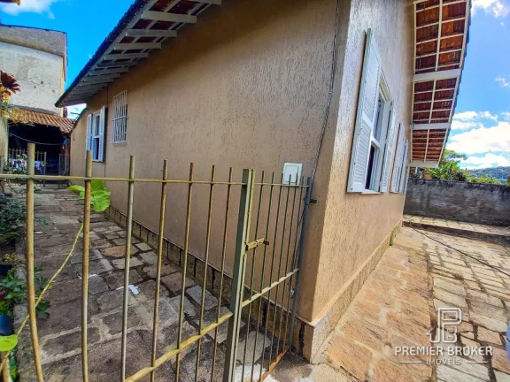 Imagem Casa à venda, 221 m² por R$ 800.000,00 - Bom Retiro - Teresópolis/RJ