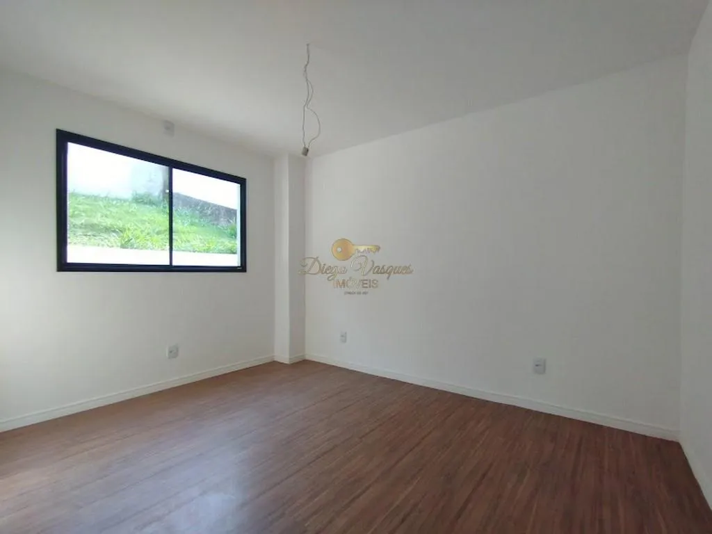 Imagem Casa em Condomínio para Venda em Teresópolis / RJ no bairro Albuquerque