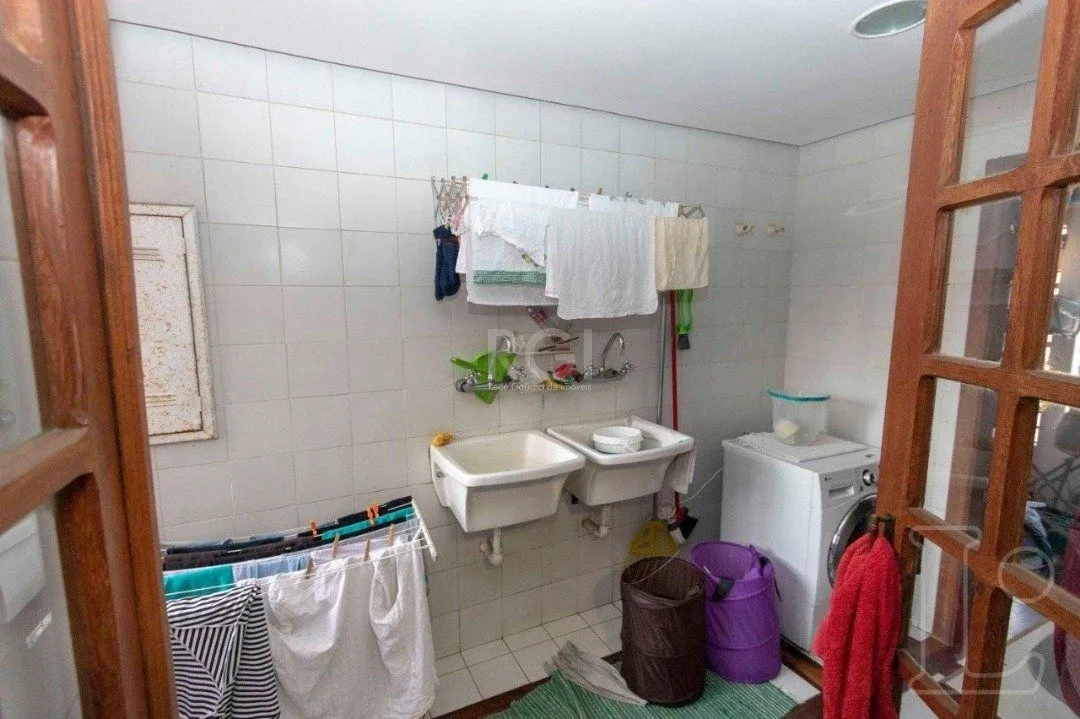 Imagem Casa para Venda - 349m², 4 dormitórios, sendo 1 suites, 3 vagas - Tristeza