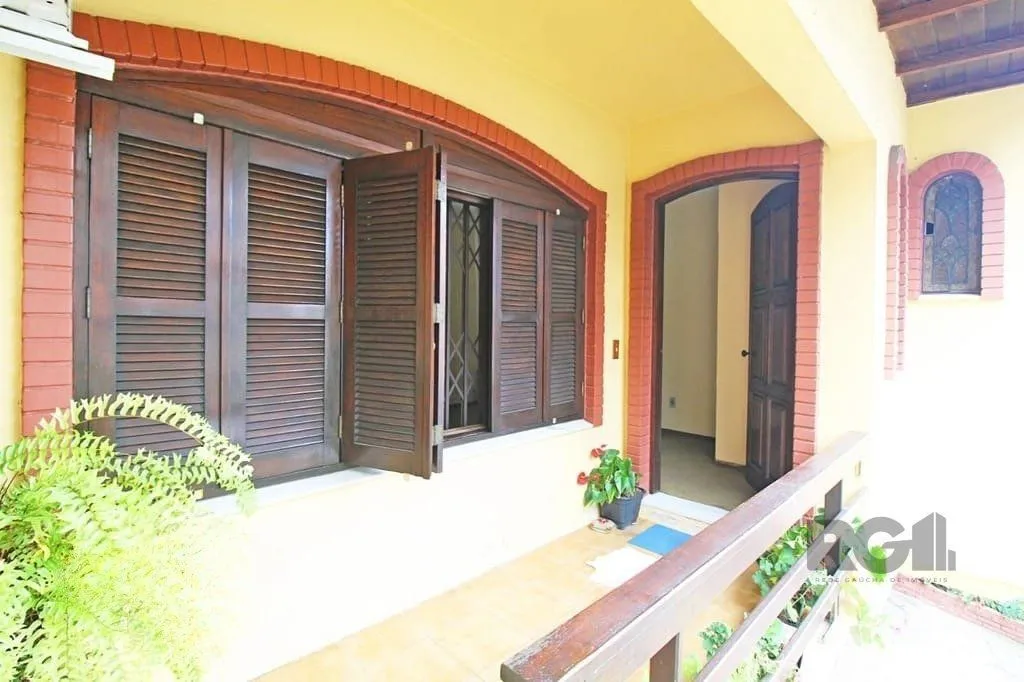Imagem Excelente casa de 154m² com 3 dormitórios e 2 vagas.