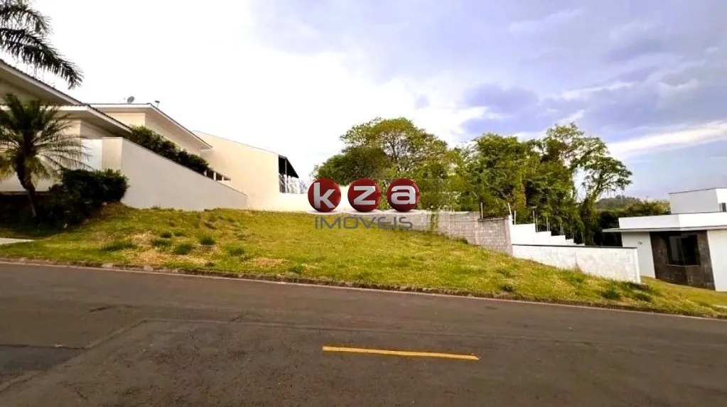 Imagem Terreno à venda em condomínio exclusivo em Valinhos-SP: 302,71 m² de puro luxo no Villaggio Fiorentino!