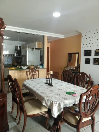 Imagem Condominio De Frente Para Mar Com Apartamento Primeiro Andar Com Vista Lateral
