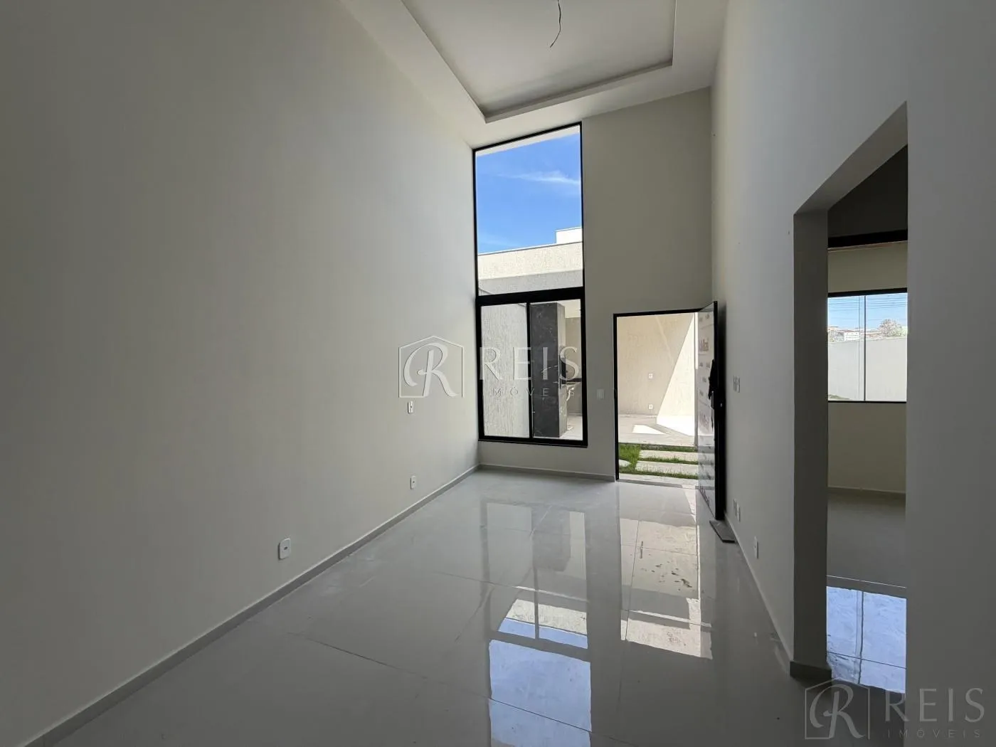 Imagem Casa para Venda em Rio das Ostras, Atlântica, 3 dormitórios, 1 suíte, 2 banheiros, 3 vagas