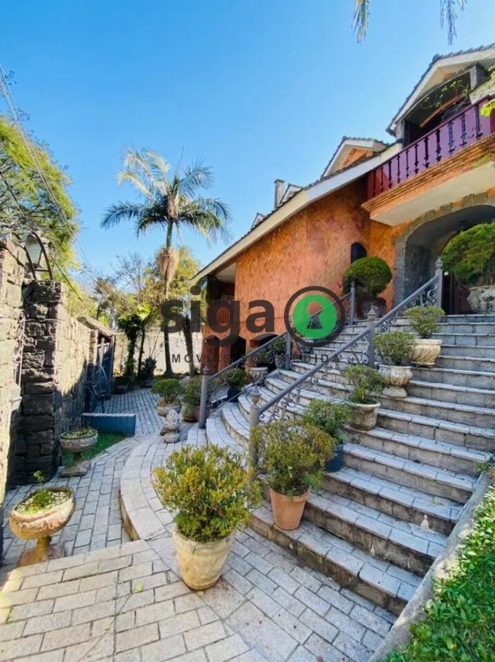 Imagem Casa a venda de 700 metros 6 dormitórios sendo 4 suítes 4 salas 9 vagas no Guedala