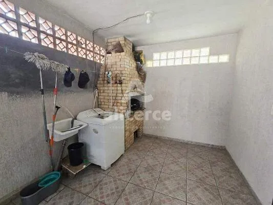 Imagem Casa à Venda em Campinas | 4 Dormitórios, Suíte, Terraço e Garagem