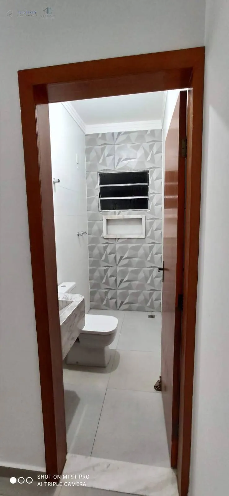Imagem Sobrado moderno e muito bem distribuído - aceita permuta!