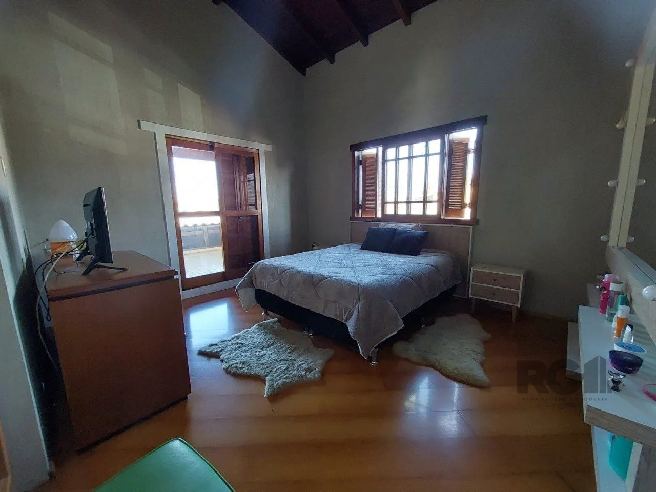 Imagem Casa sobrado, 2 dormitórios, 1 suíte, vaga de garagem, Bairro Pq da Matriz