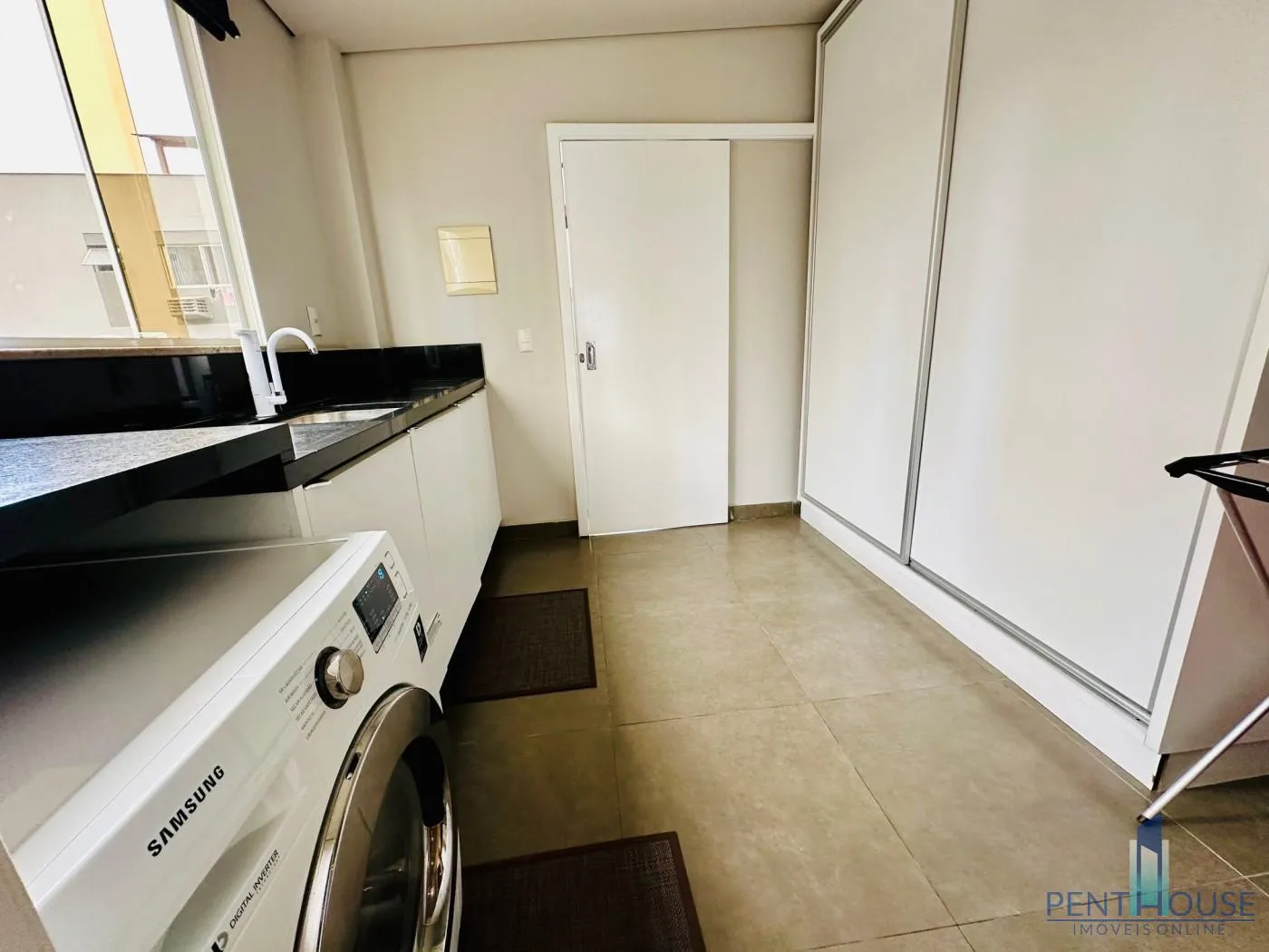 Imagem Apartamento com Terraço para Venda em Balneário Camboriú, CENTRO, 3 dormitórios, 1 suíte, 2 banheiros, 1 vaga