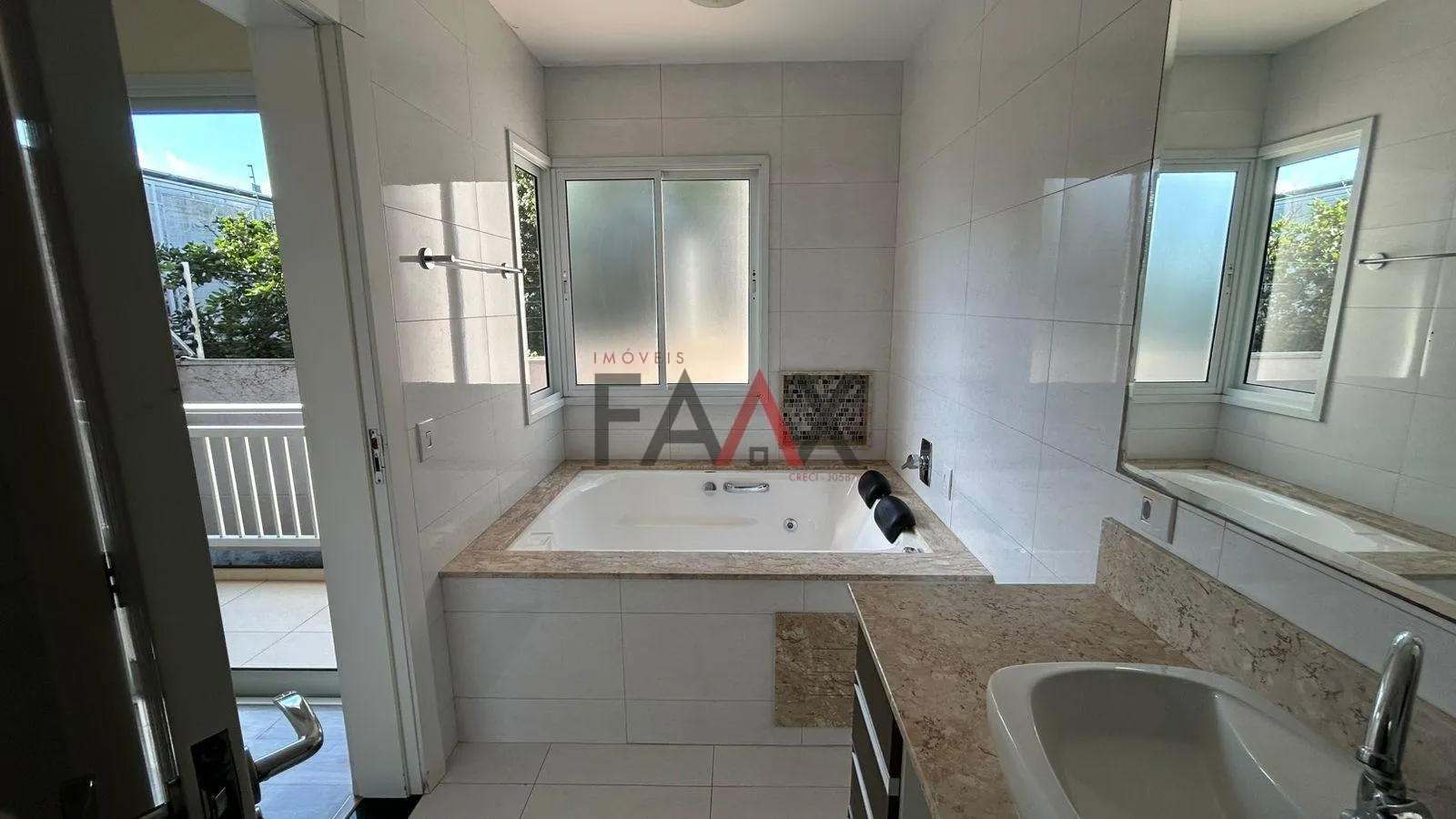 Imagem Sobrado com 3 dormitórios para Locação, CENTRO - Gpva, GUARAPUAVA - PR