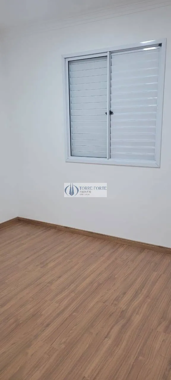 Imagem Lindo apartamento amplo 2 dormitórios, 1 vaga rotativa , varanda .