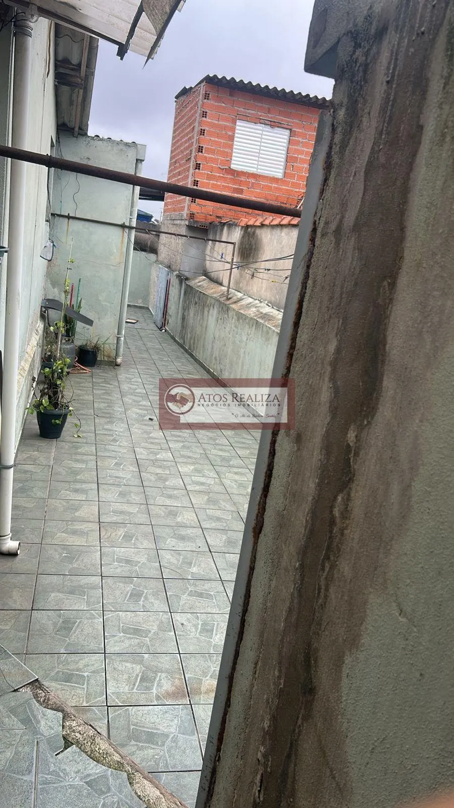 Imagem Sobrado à Venda no Jardim Presidente SP, com 6 Quartos no total, 358m², Imóvel com 3 casas para Renda, Valor irresistível. R$ 390k.