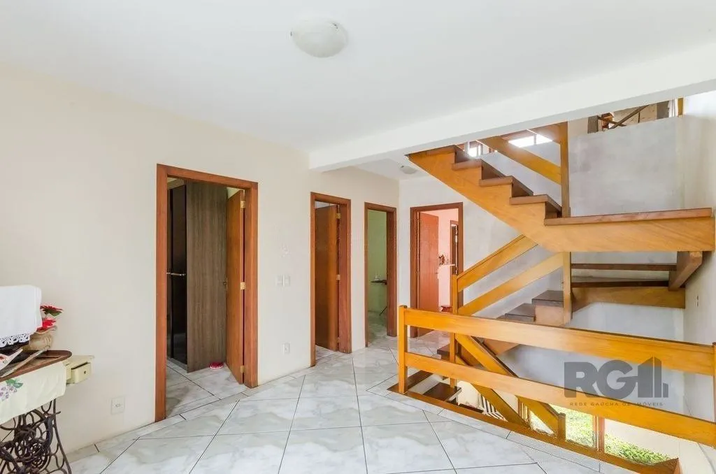 Imagem Casa em Condomínio, 166m² - 3 dormitórios, 2 vagas no bairro Guarujá