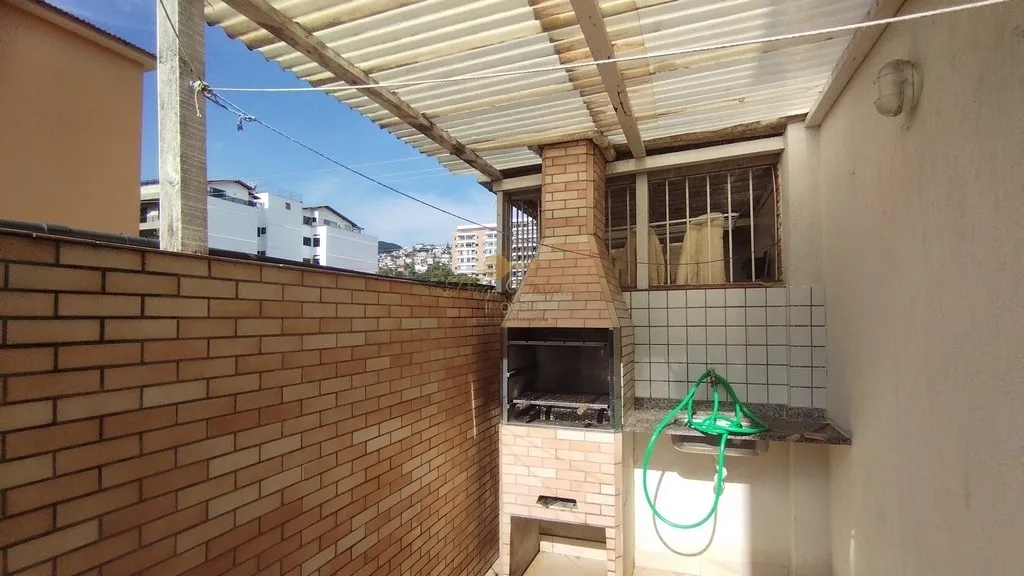 Imagem Casa em Condomínio para Venda em Teresópolis / RJ no bairro Agriões